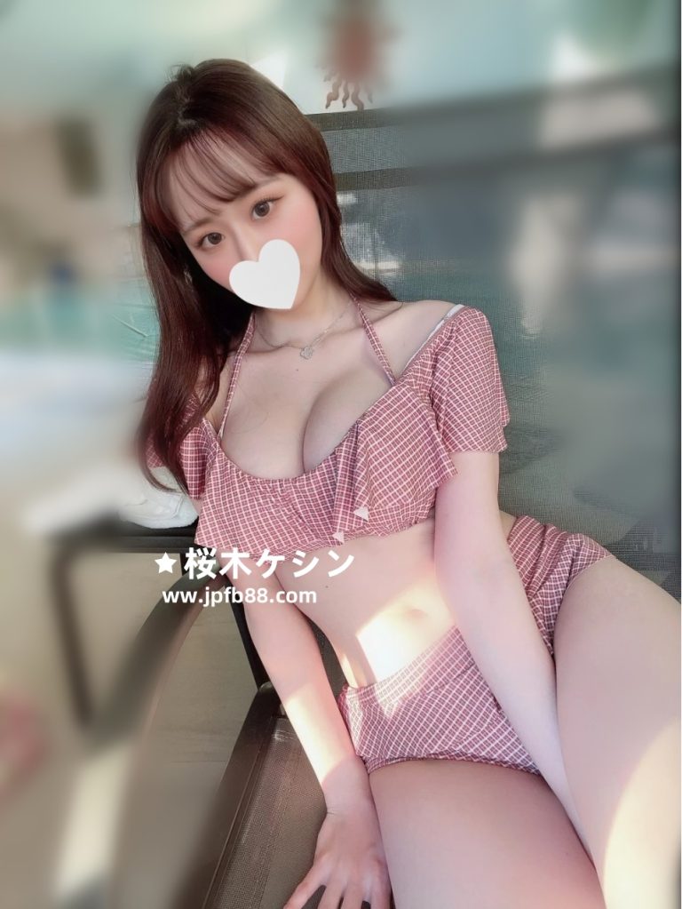☘️番号：0696☘️職業：高級リゾートホテル プールアテンダント